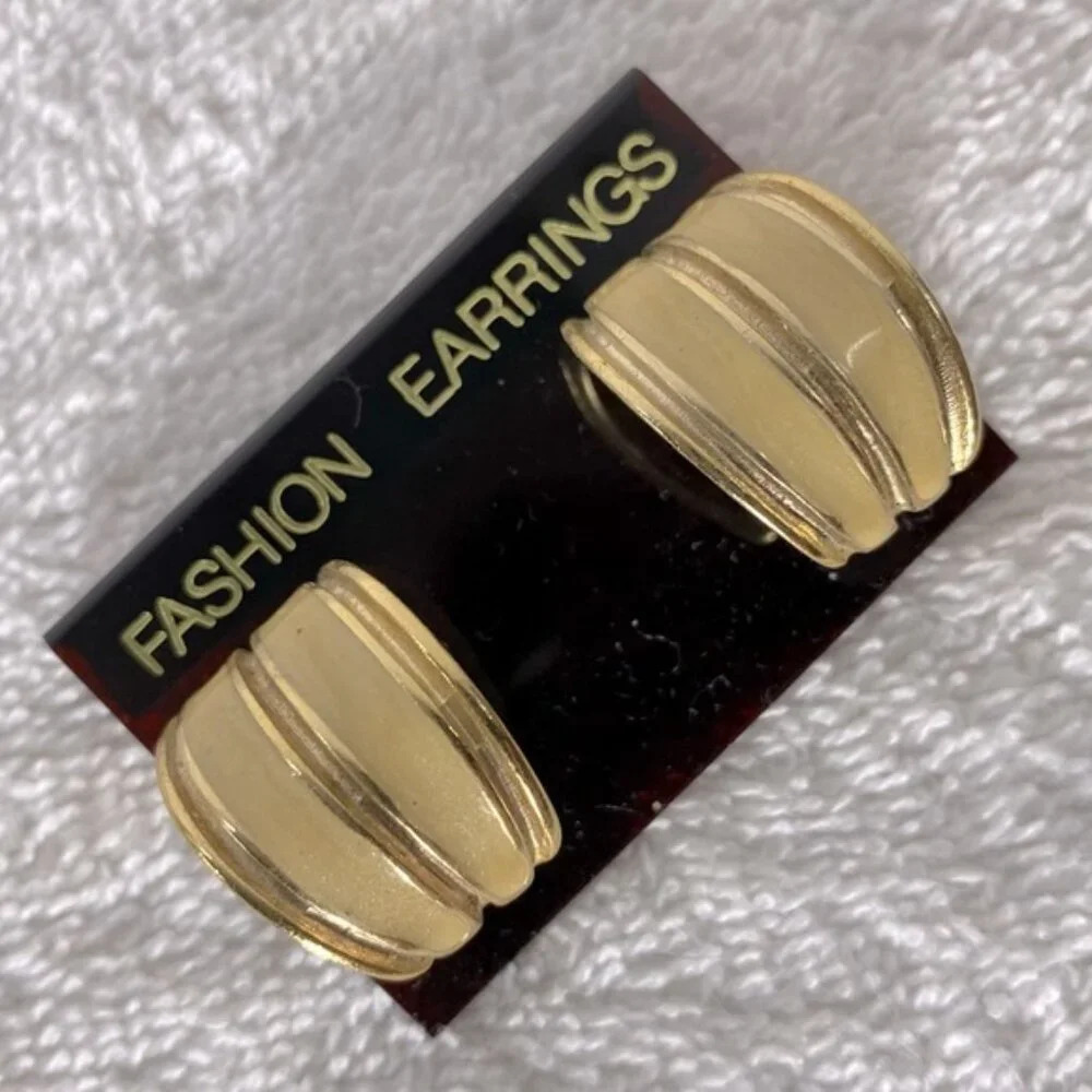 Vintage Shiny & Frosted Gold Tone Half Hoop Clip On Earrings